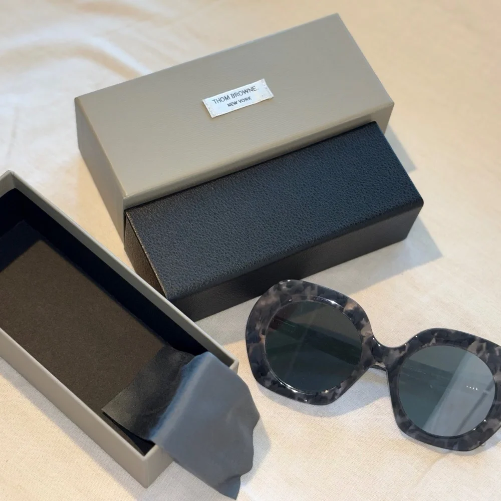 THOM BROWNE | Round Gray Tortoise Acetate Silver Mirror Lens Sunglasses | 54 mm - Picture 8 of 16